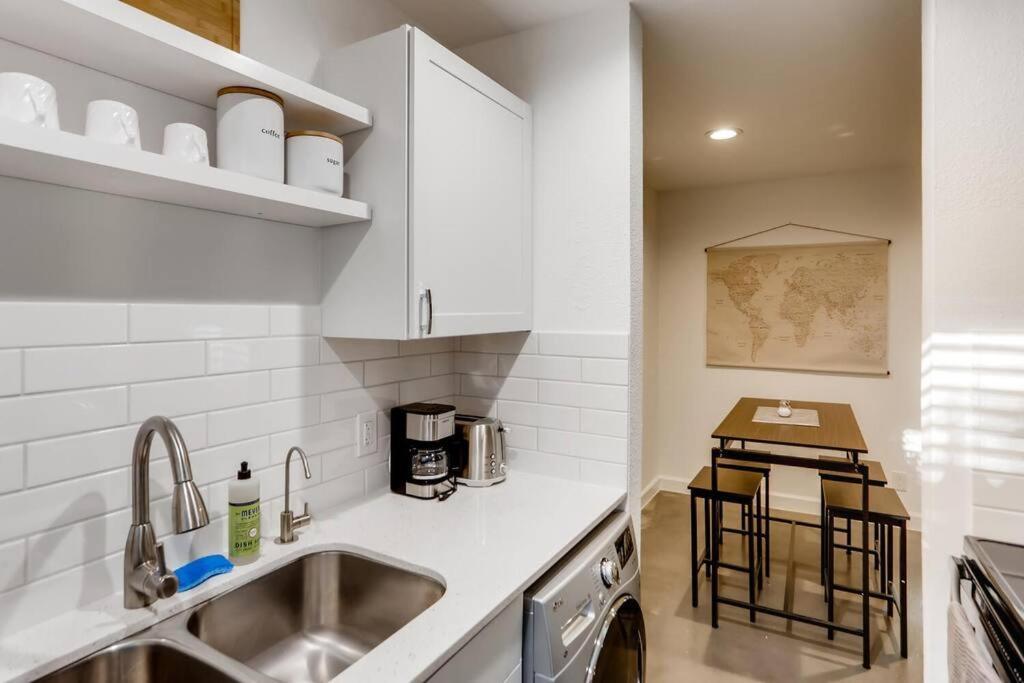 Modern Designer Condo Close To Downtown Austin! Exterior foto