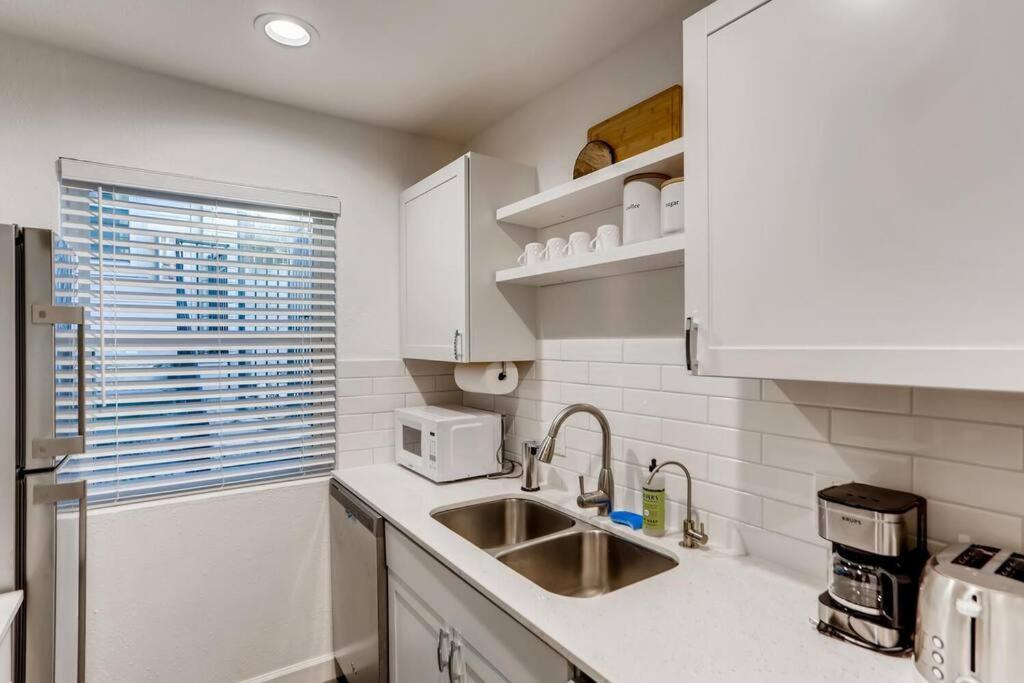 Modern Designer Condo Close To Downtown Austin! Exterior foto